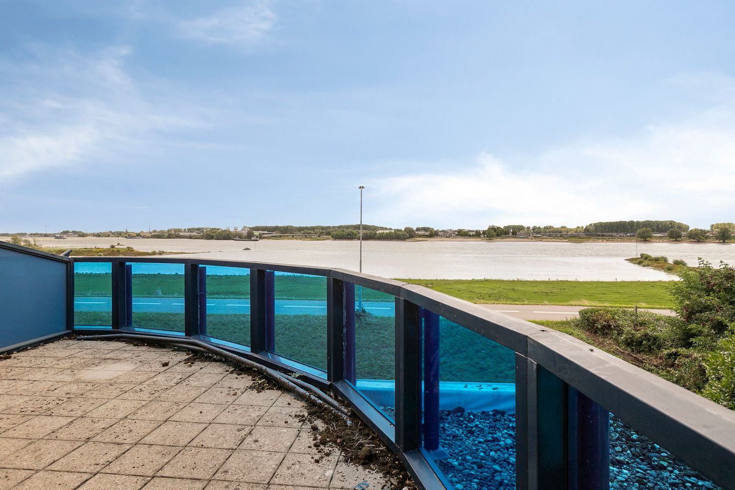 Photo 4 of Waalzicht 1