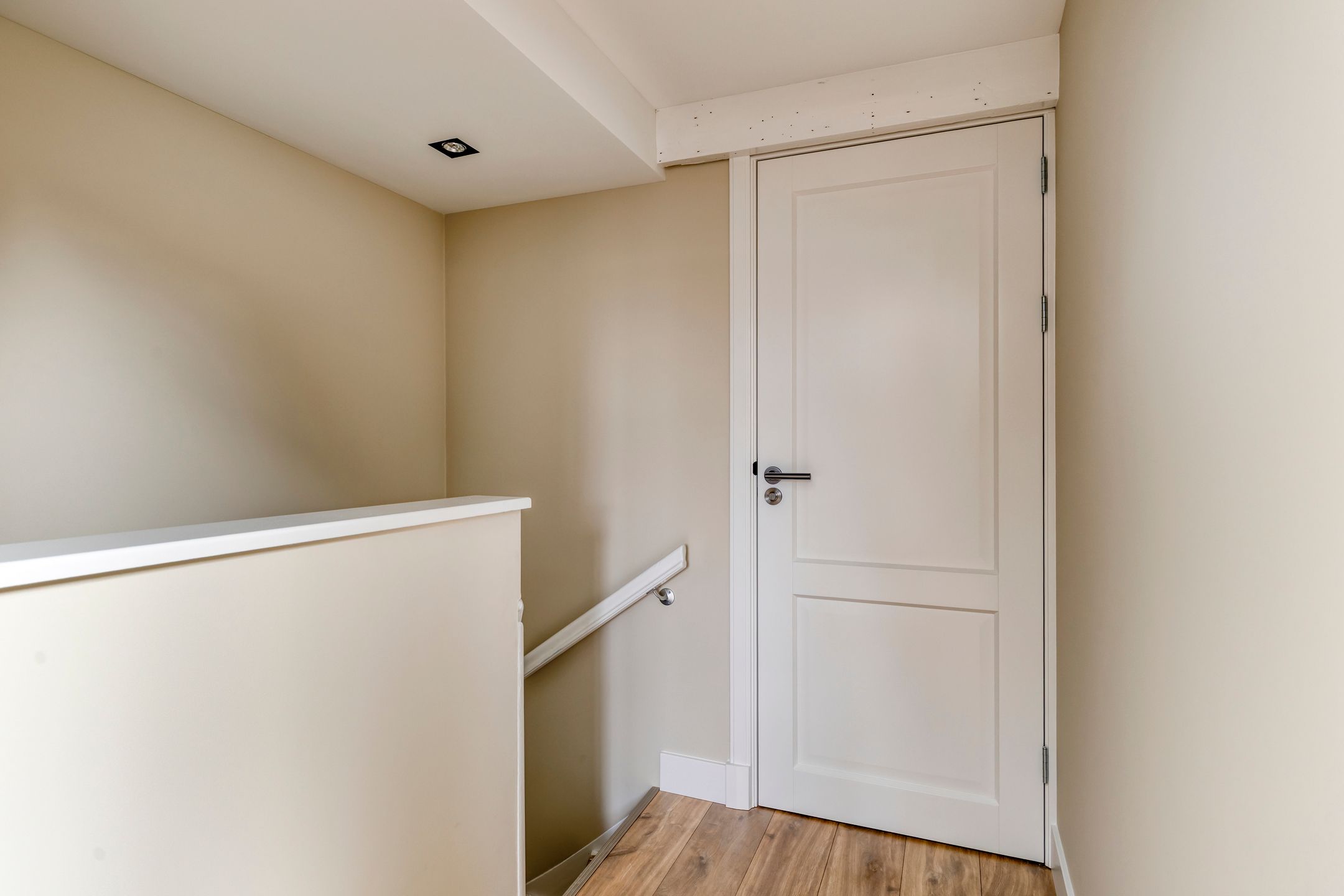 Photo 6 of Van Woustraat 39-3