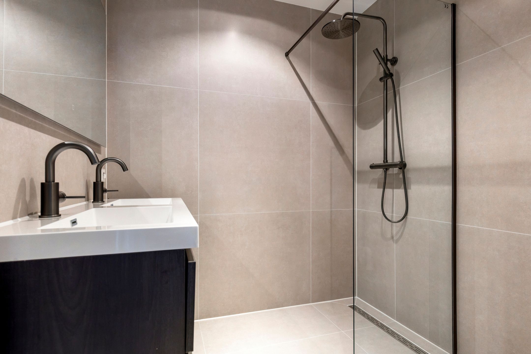 Photo 12 of Van Woustraat 39-3