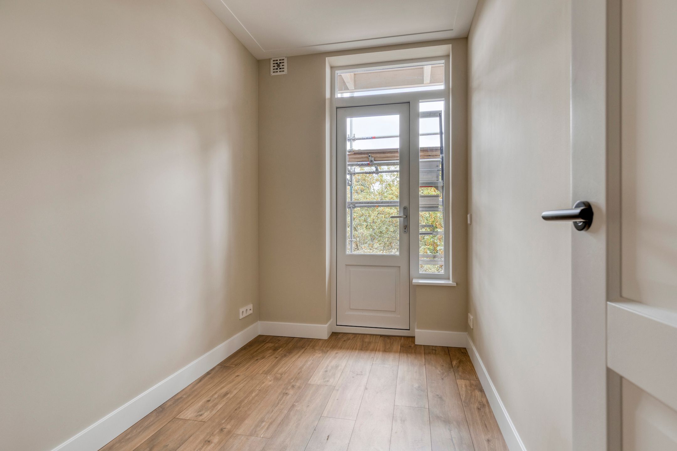 Photo 9 of Van Woustraat 39-3