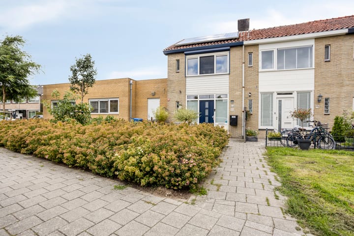 Foto 2 van Betsy Perkstraat 12