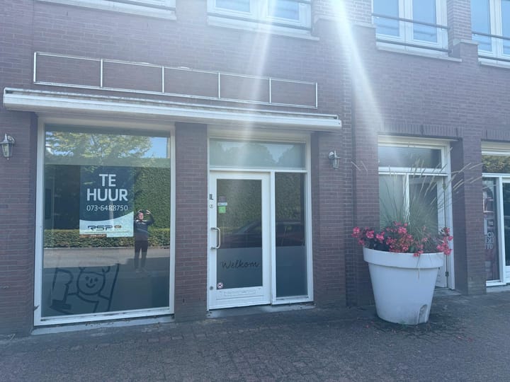 Margrietlaan 1-l, Leende