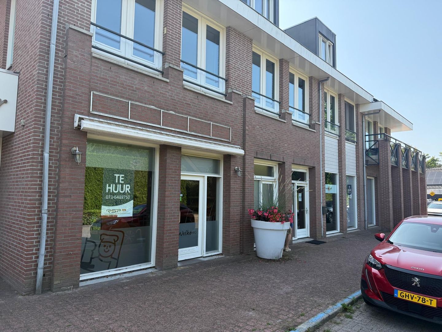 View photo 3 of Margrietlaan 1-l