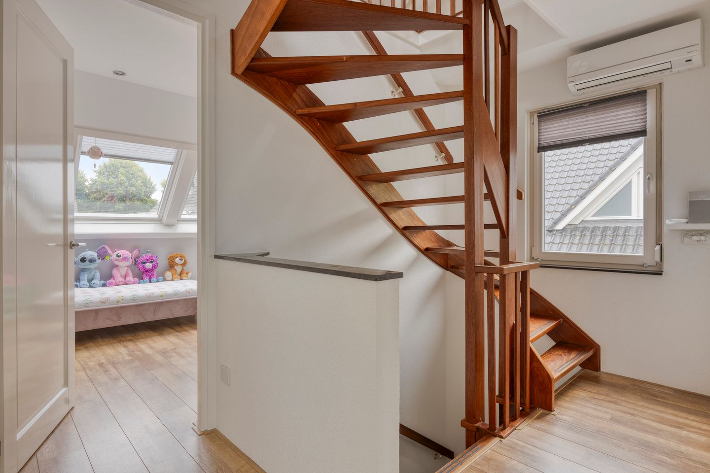 Foto 20 van den Bond 3