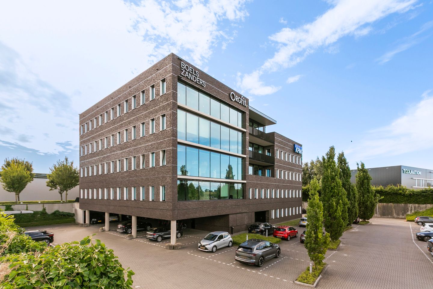 View photo 1 of Aziëlaan 22