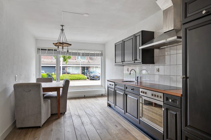 Foto 9 van Max Ernststraat 66