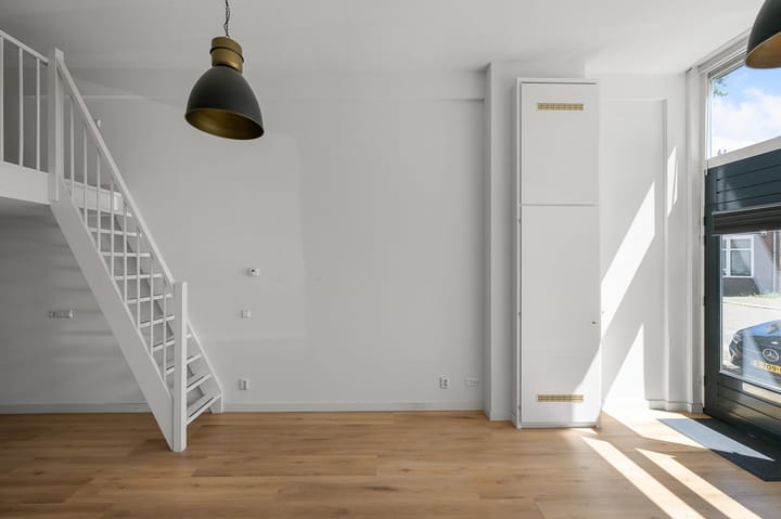 Photo 3 of Zeemansstraat 24-E