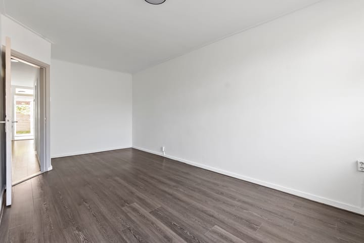 Photo 4 of Van der Hoopstraat 1