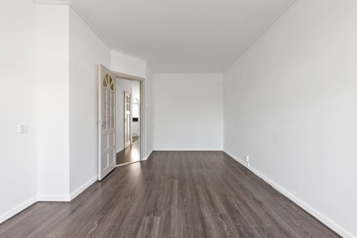 Photo 5 of Van der Hoopstraat 1