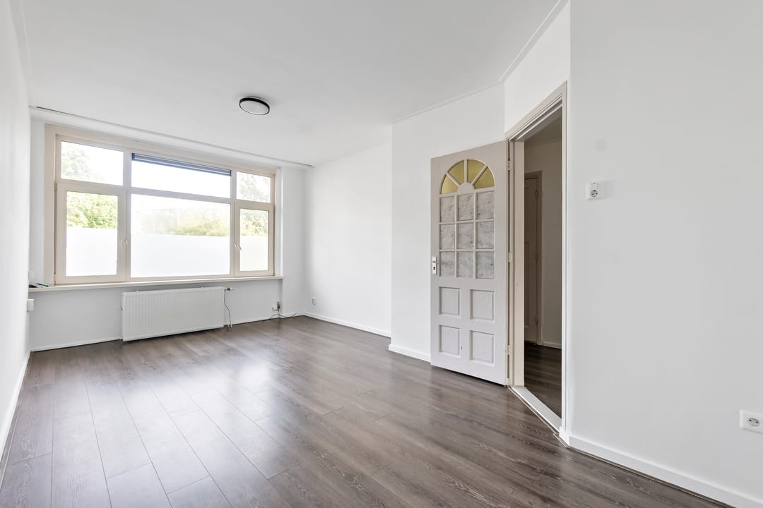 Photo 7 of Van der Hoopstraat 1