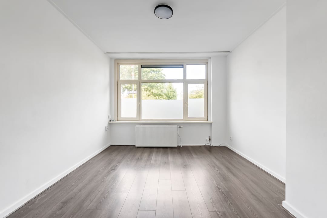 Photo 8 of Van der Hoopstraat 1