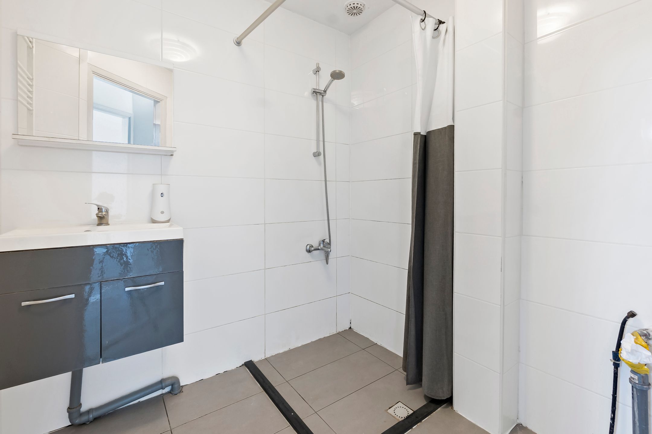 Photo 12 of Van der Hoopstraat 1