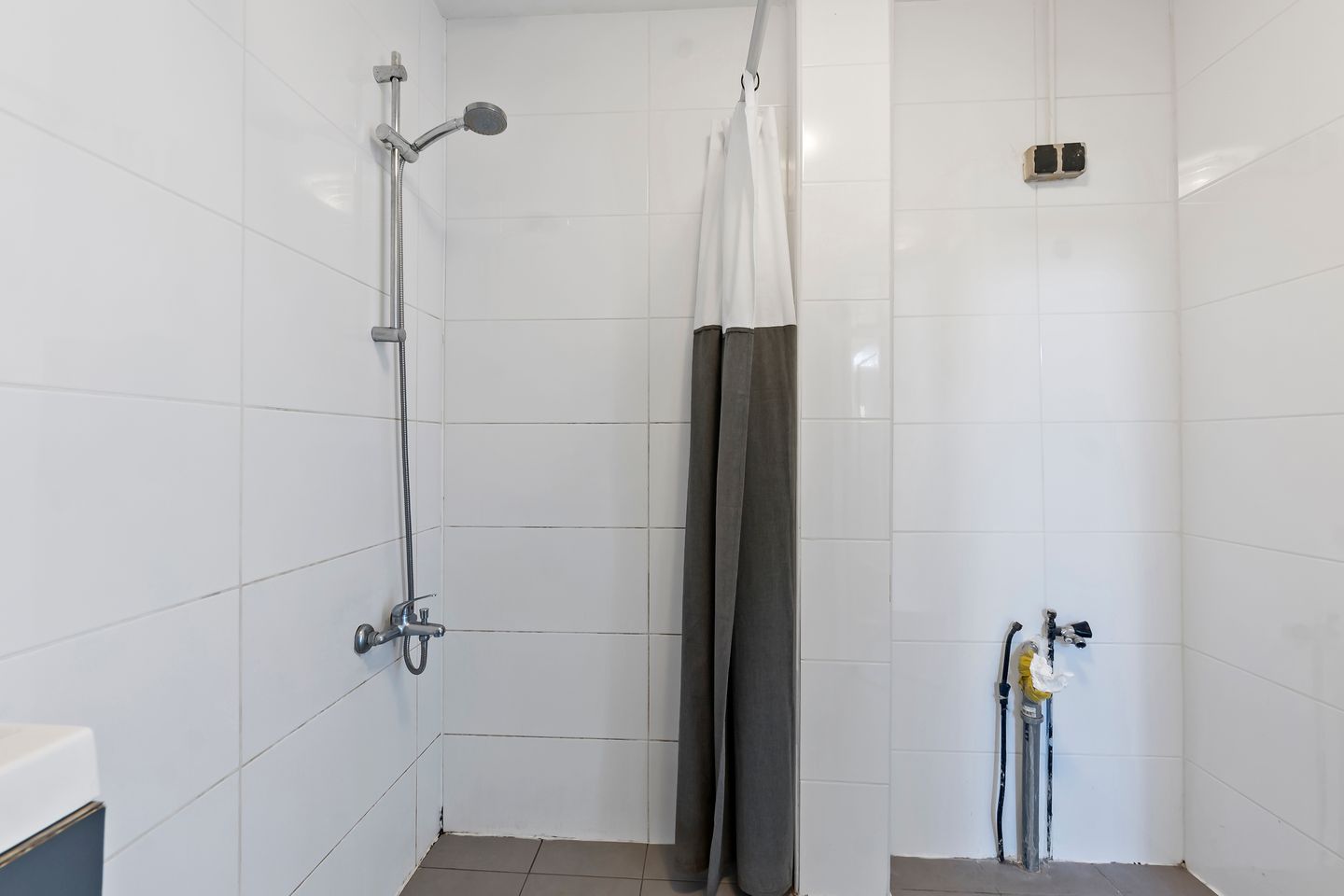 Photo 14 of Van der Hoopstraat 1