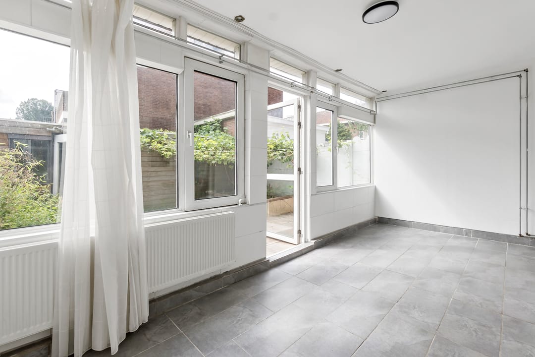 Photo 26 of Van der Hoopstraat 1