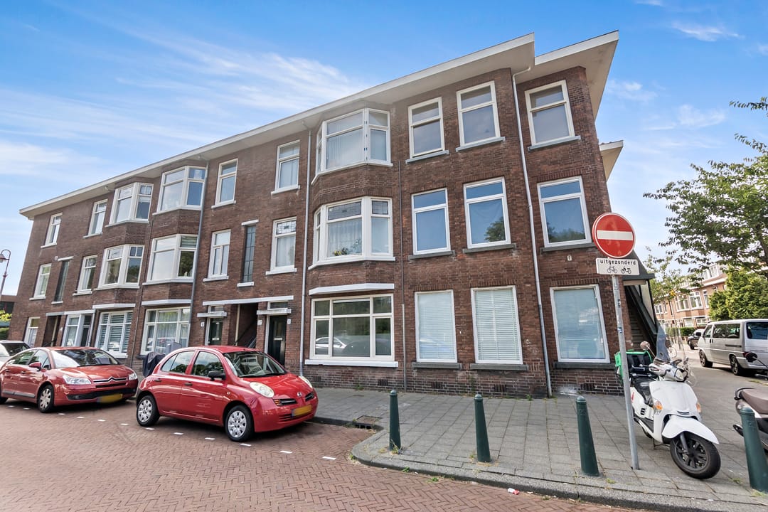 Photo 32 of Van der Hoopstraat 1