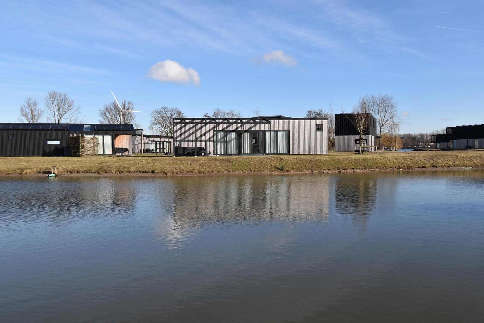 3-bedroom freehold villa in Zwartewaal — photo 2 of 5