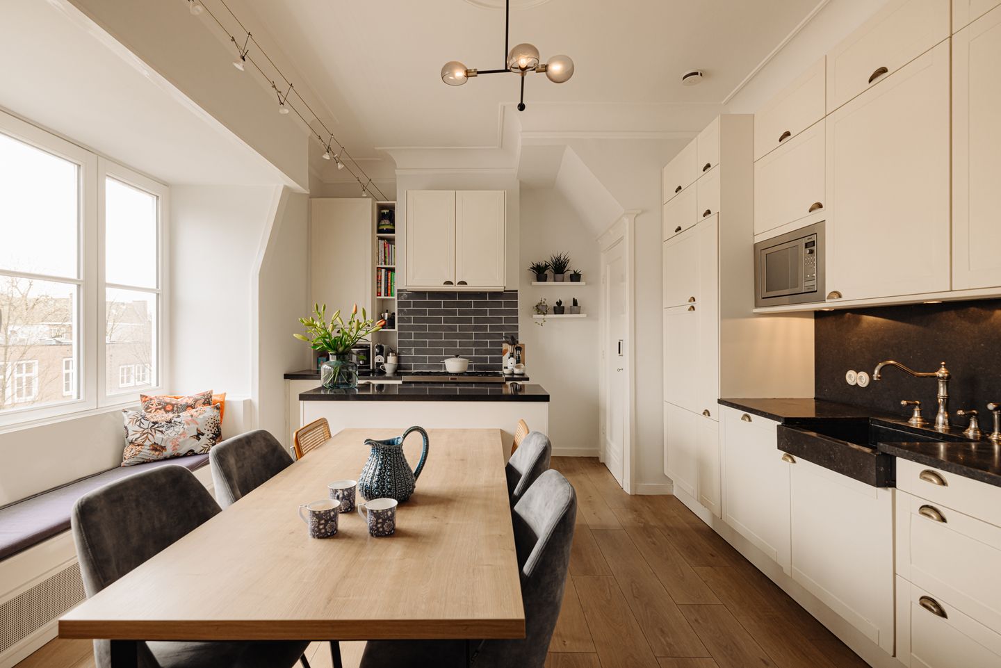 Foto 10 van De Lairessestraat 12-3