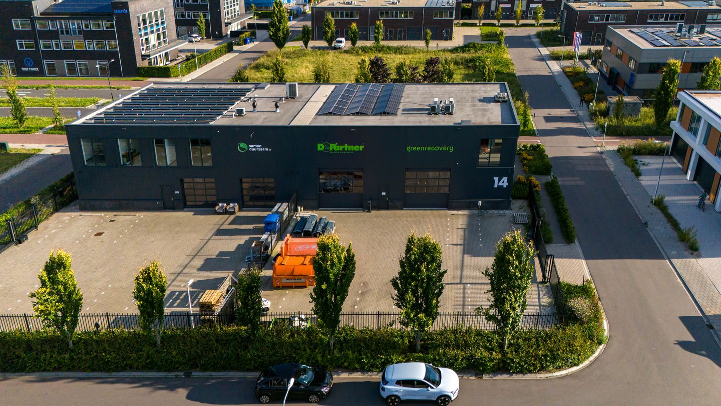 Bekijk foto 2 van Plantageweg 14