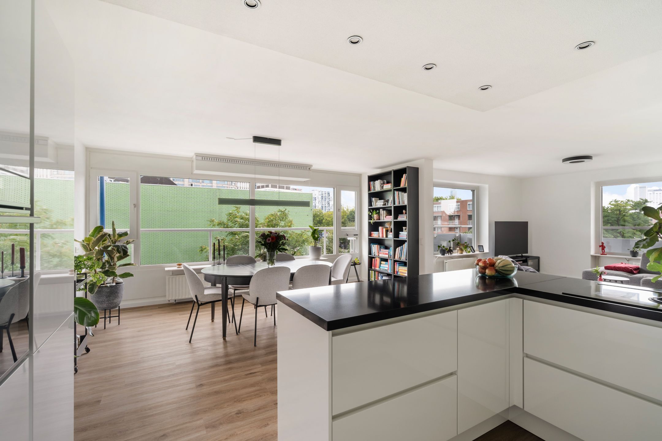 Foto 12 van Weena 769