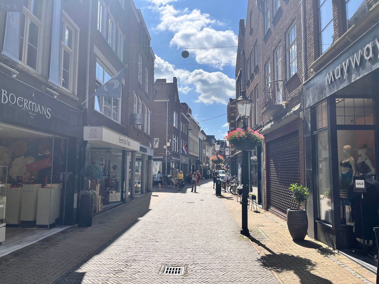 View photo 2 of Klaasstraat 7