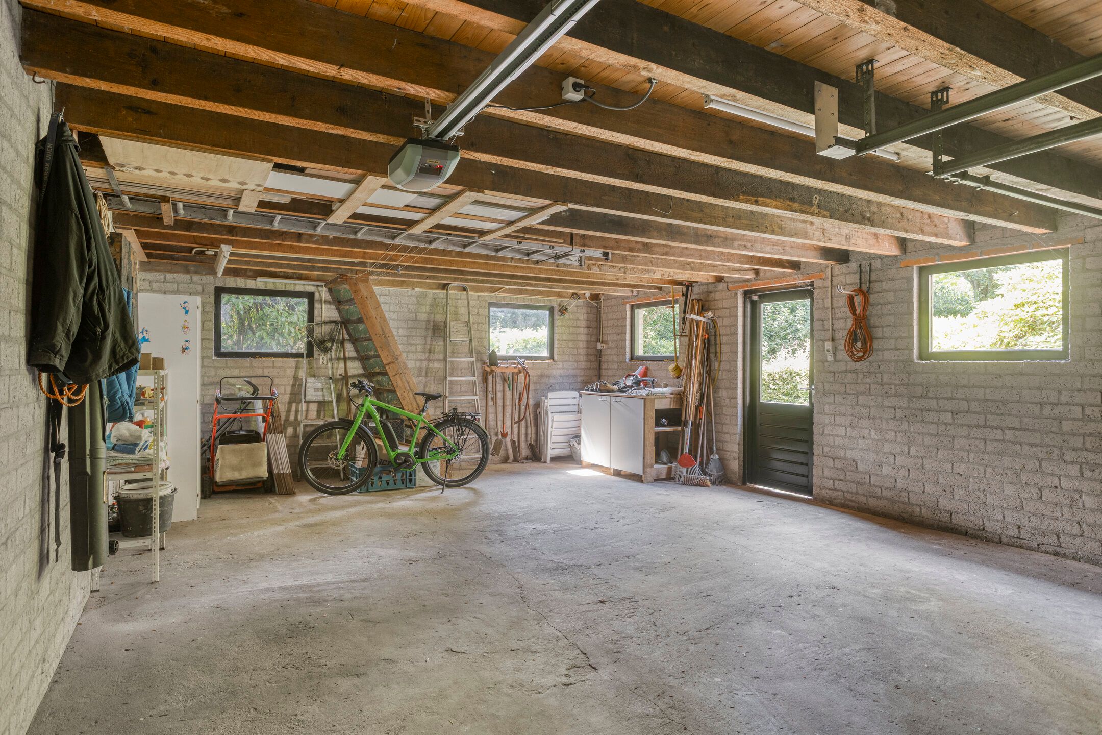 Photo 36 of Hurk 209