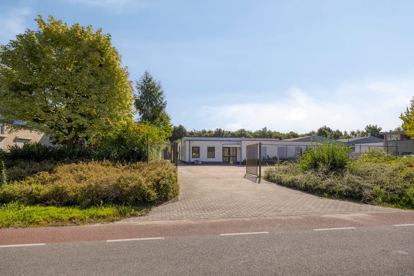 Bekijk foto 2 van Lage Weide 25