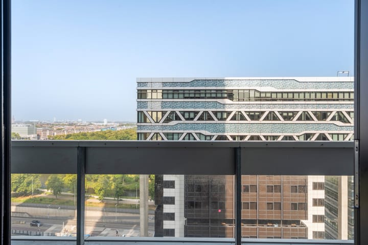 Foto 15 van Anna van Buerenplein 97