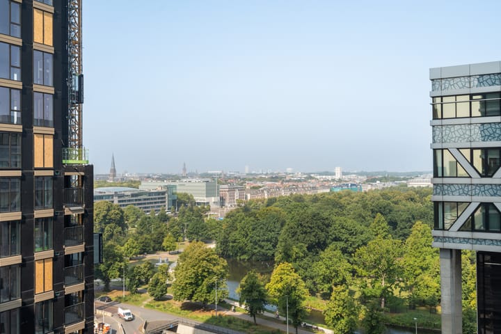 Foto 18 van Anna van Buerenplein 97