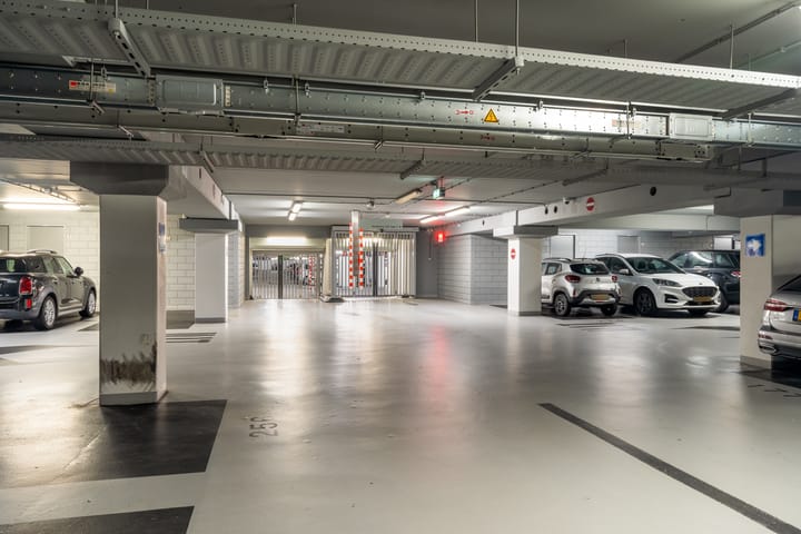 Foto 38 van Anna van Buerenplein 97