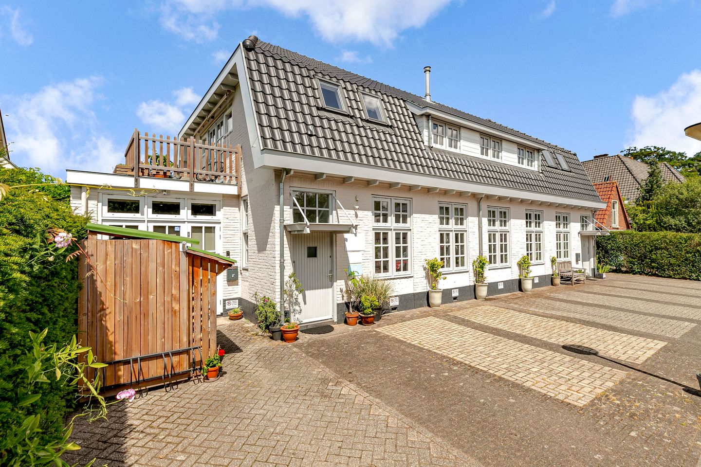 Bekijk foto 2 van Beursweg 2