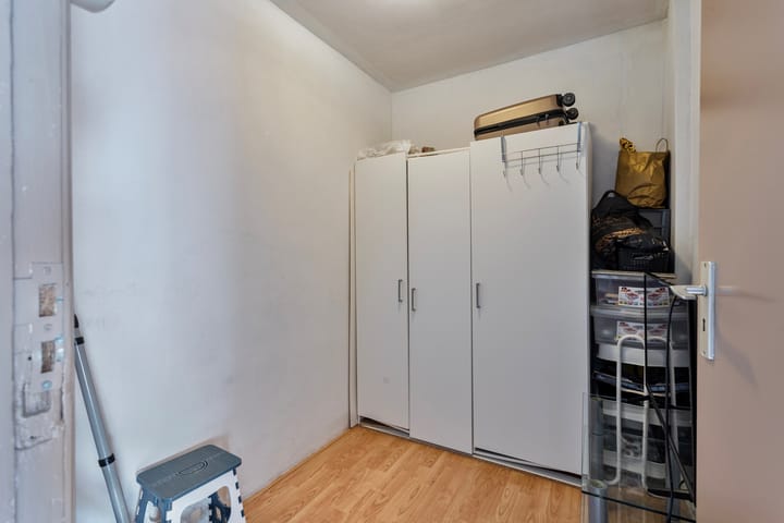 Photo 7 of De Ruyterstraat 80