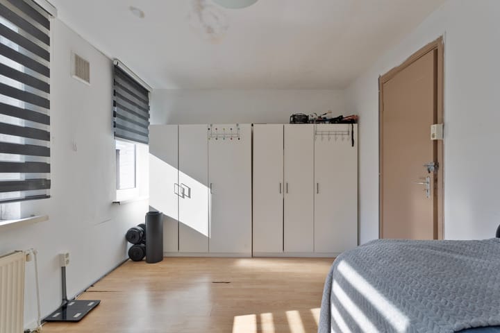 Photo 8 of De Ruyterstraat 80