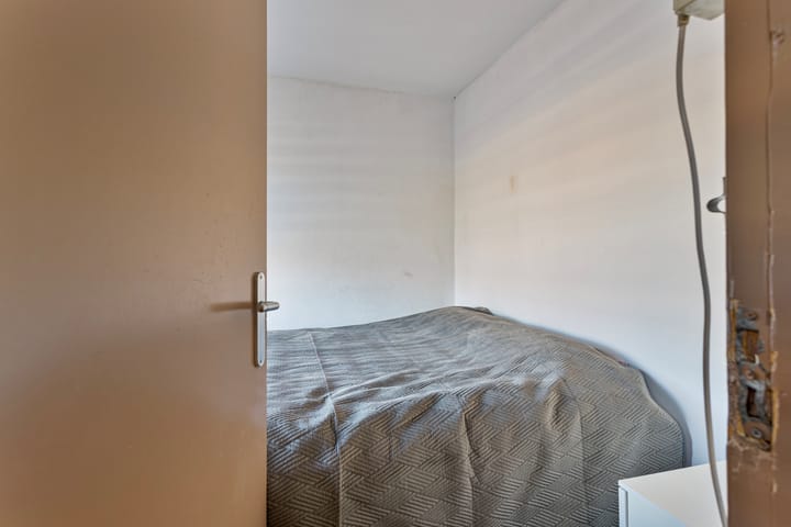 Photo 12 of De Ruyterstraat 80