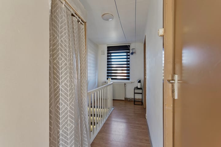 Photo 14 of De Ruyterstraat 80