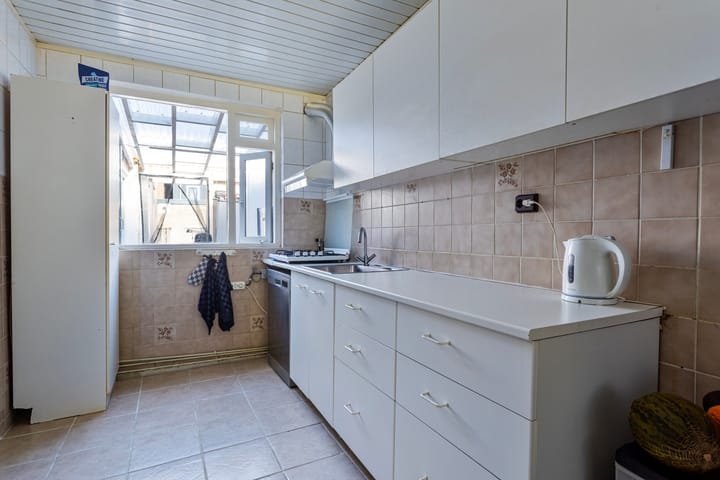 Photo 20 of De Ruyterstraat 80