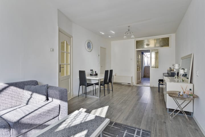 Photo 21 of De Ruyterstraat 80