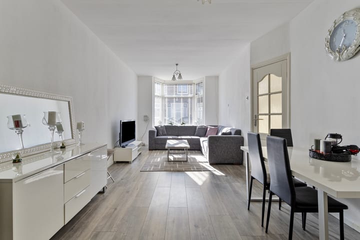 Photo 23 of De Ruyterstraat 80