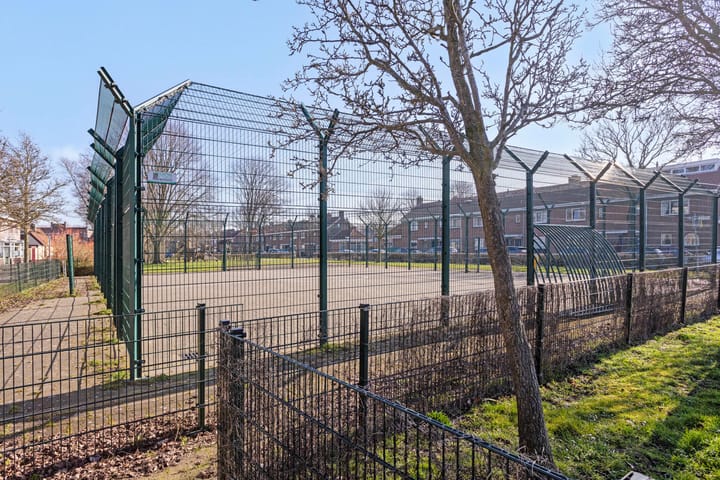 Photo 36 of De Ruyterstraat 80