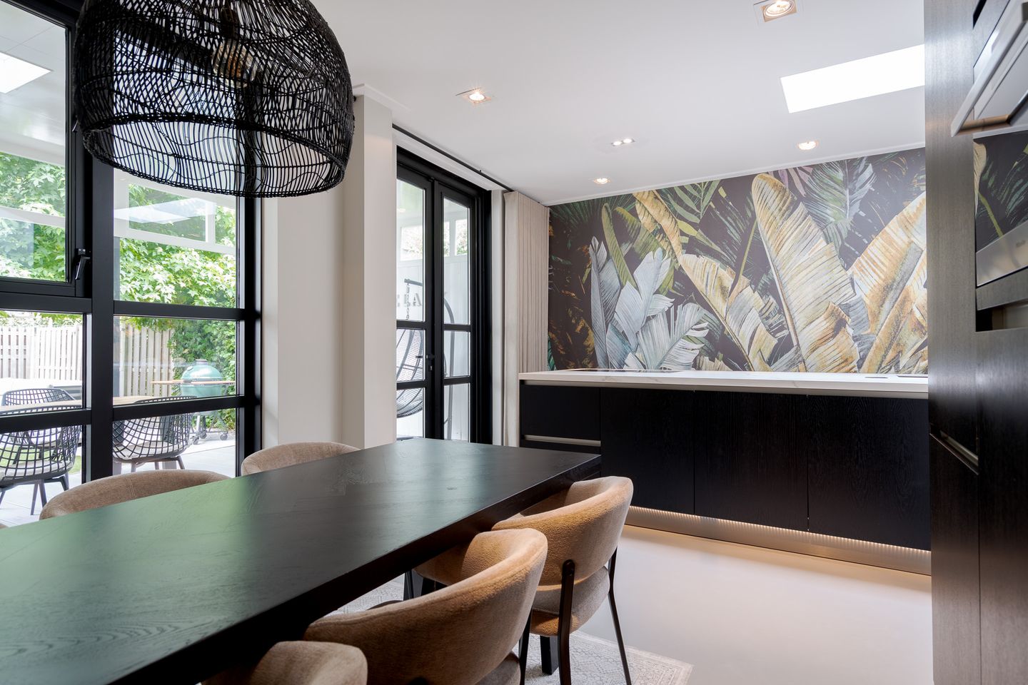 Photo 25 of Van Karnebeekstraat 84