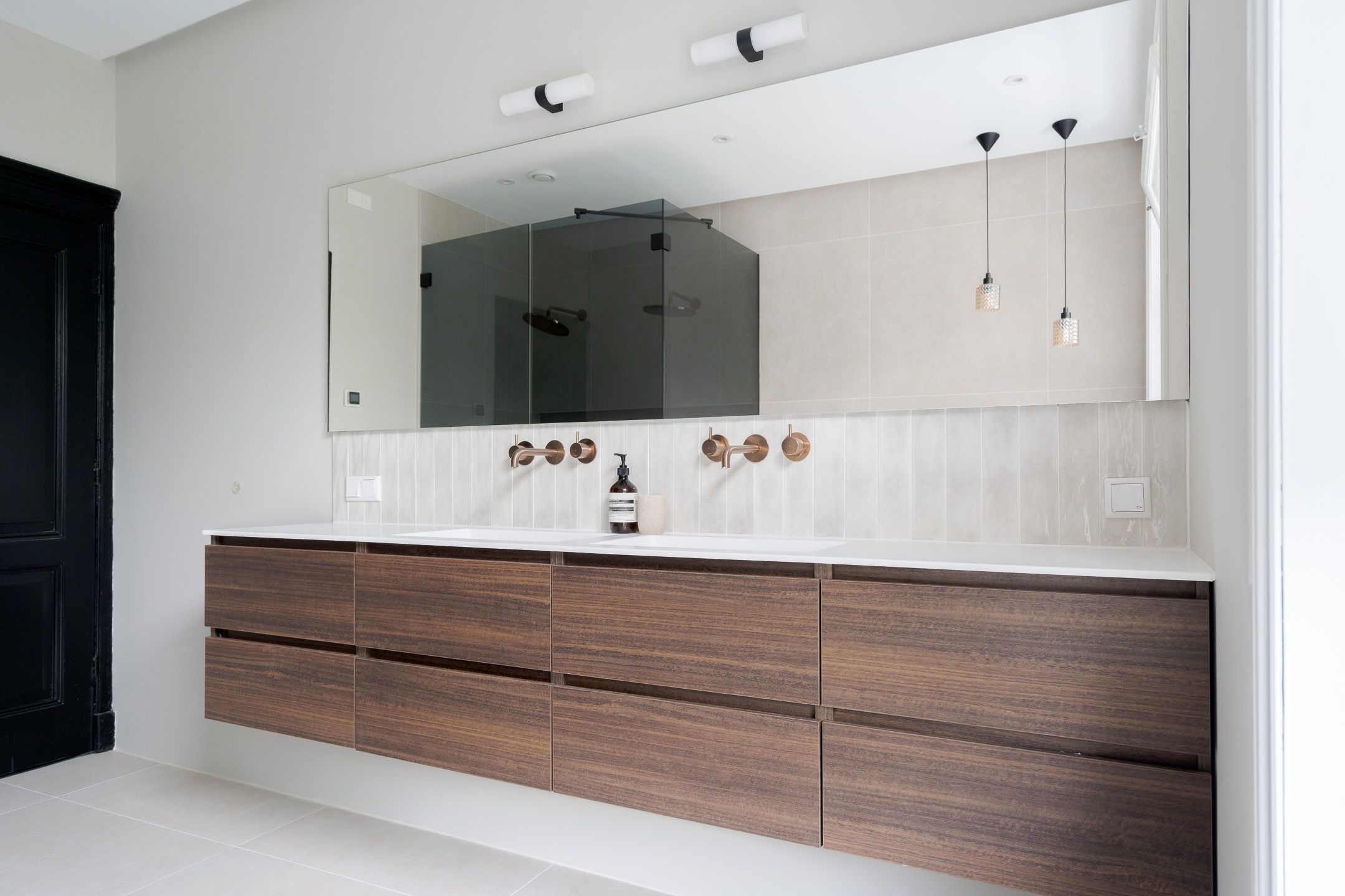 Photo 51 of Van Karnebeekstraat 84