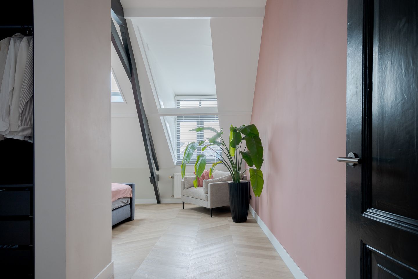 Photo 55 of Van Karnebeekstraat 84