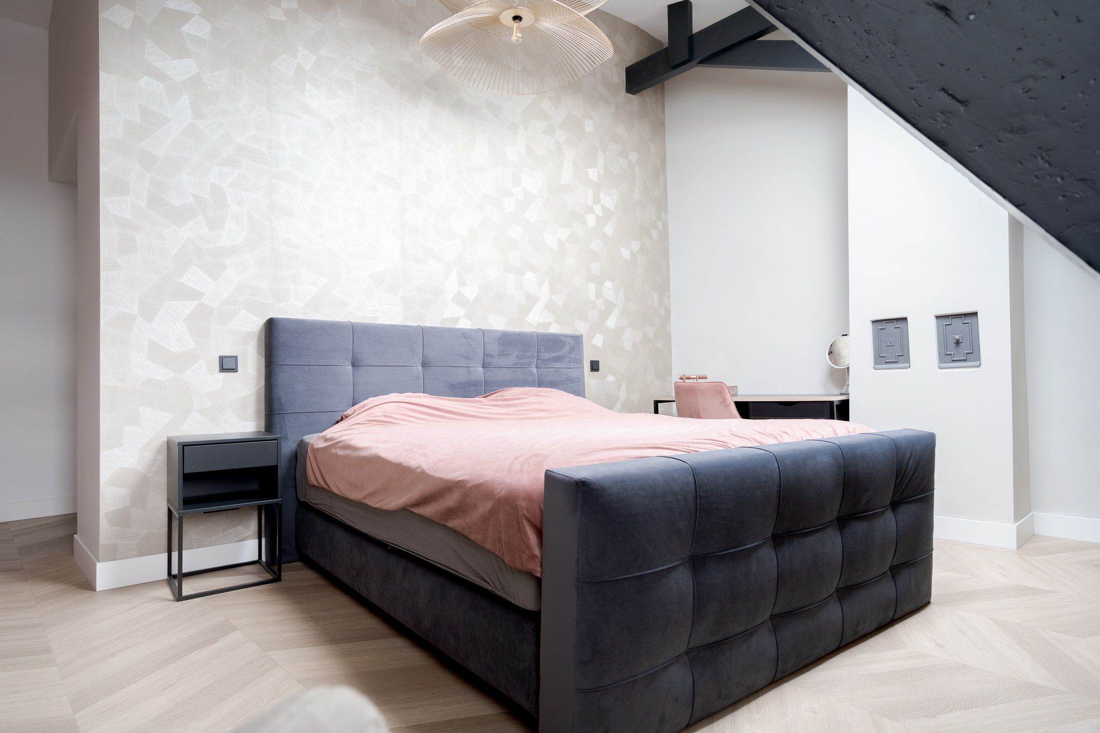 Photo 57 of Van Karnebeekstraat 84