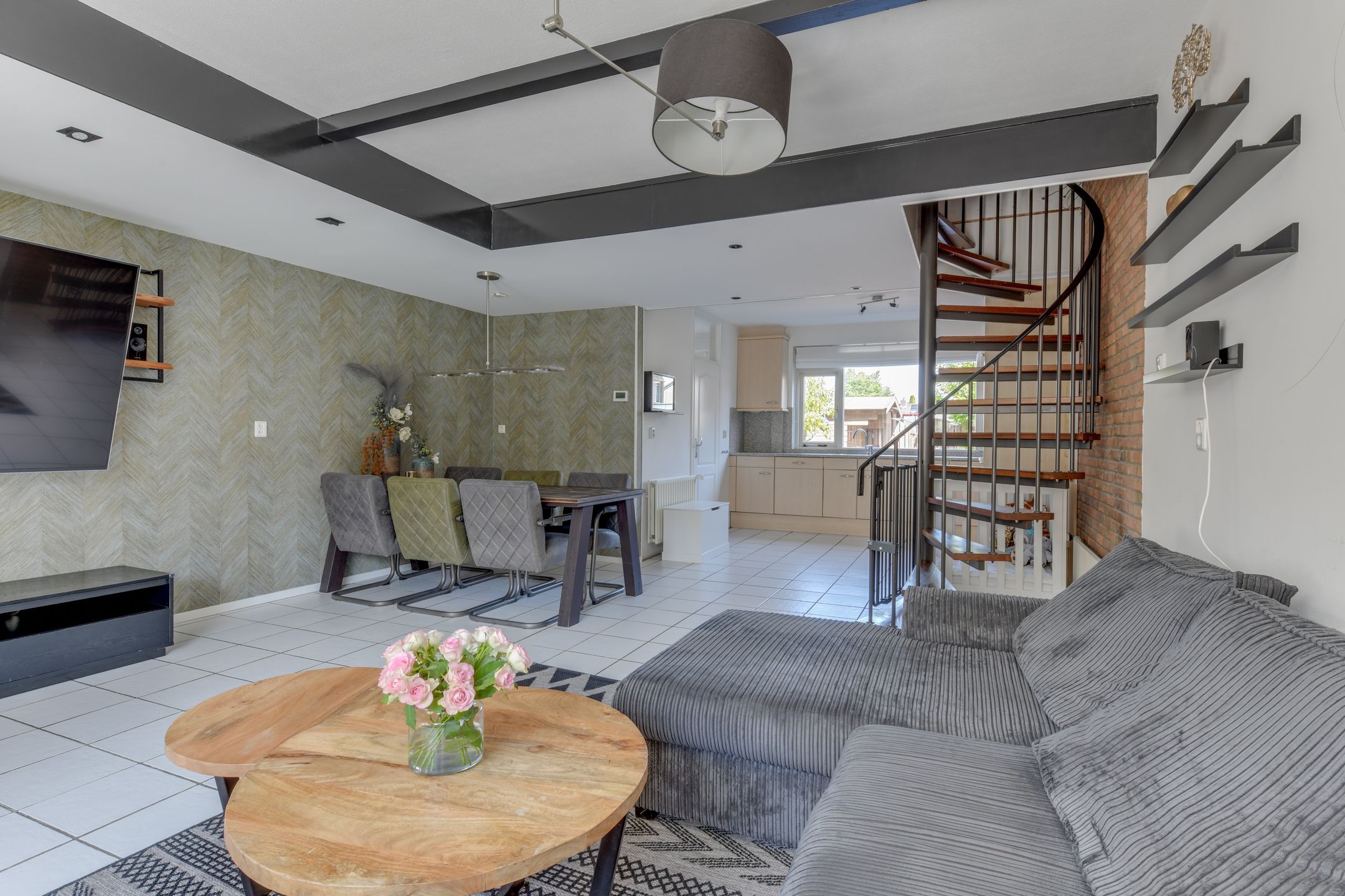 Photo 6 of Langeweide 269