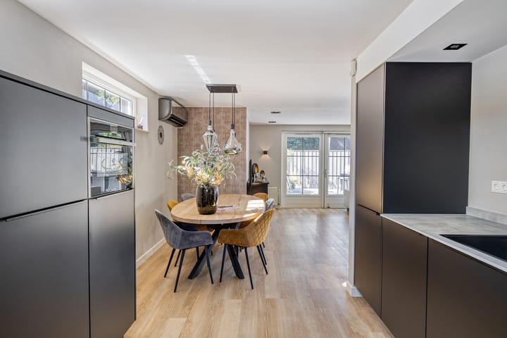 Foto 18 van Voorstsestraat 50-27