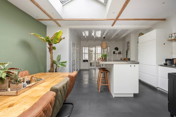 Photo 26 of Emmastraat 91