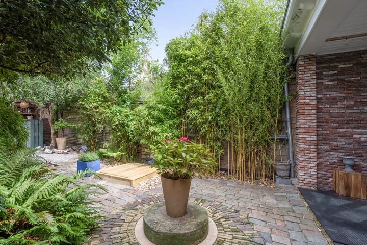 Photo 35 of Emmastraat 91