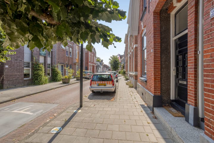 Photo 8 of Waldeckstraat 26
