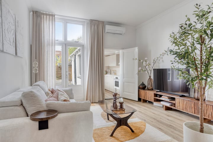 Photo 12 of Waldeckstraat 26