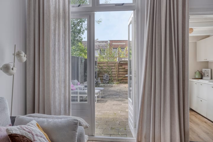 Photo 15 of Waldeckstraat 26