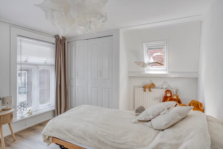 Photo 33 of Waldeckstraat 26